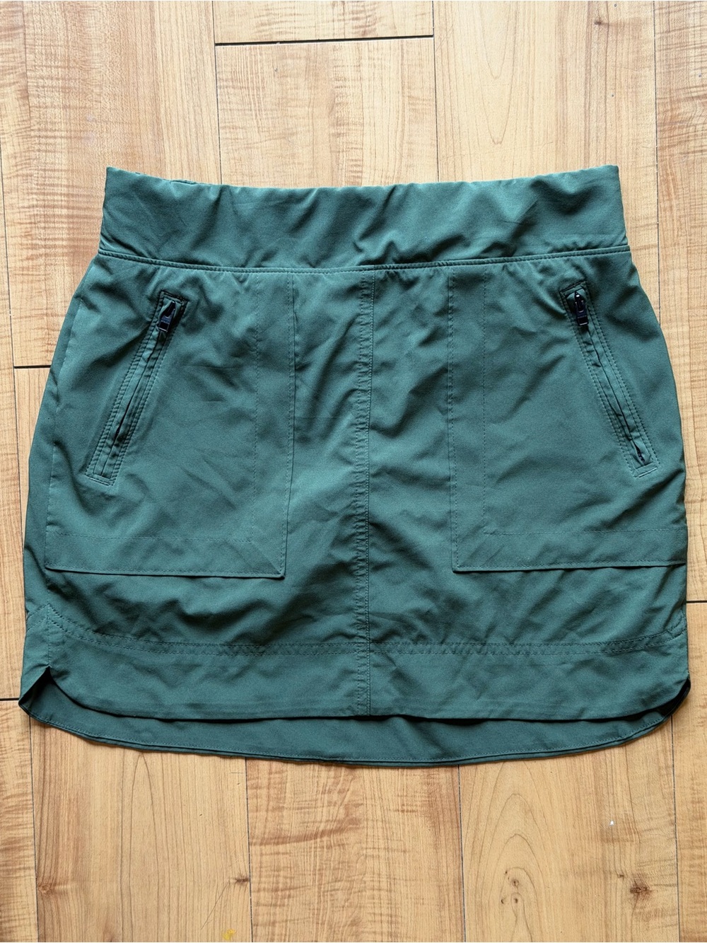 Athleta Olive Green Athletic Skort Built-In Shorts Zip Pockets Size 4
